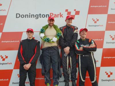 Donington park Race 2 april 22
